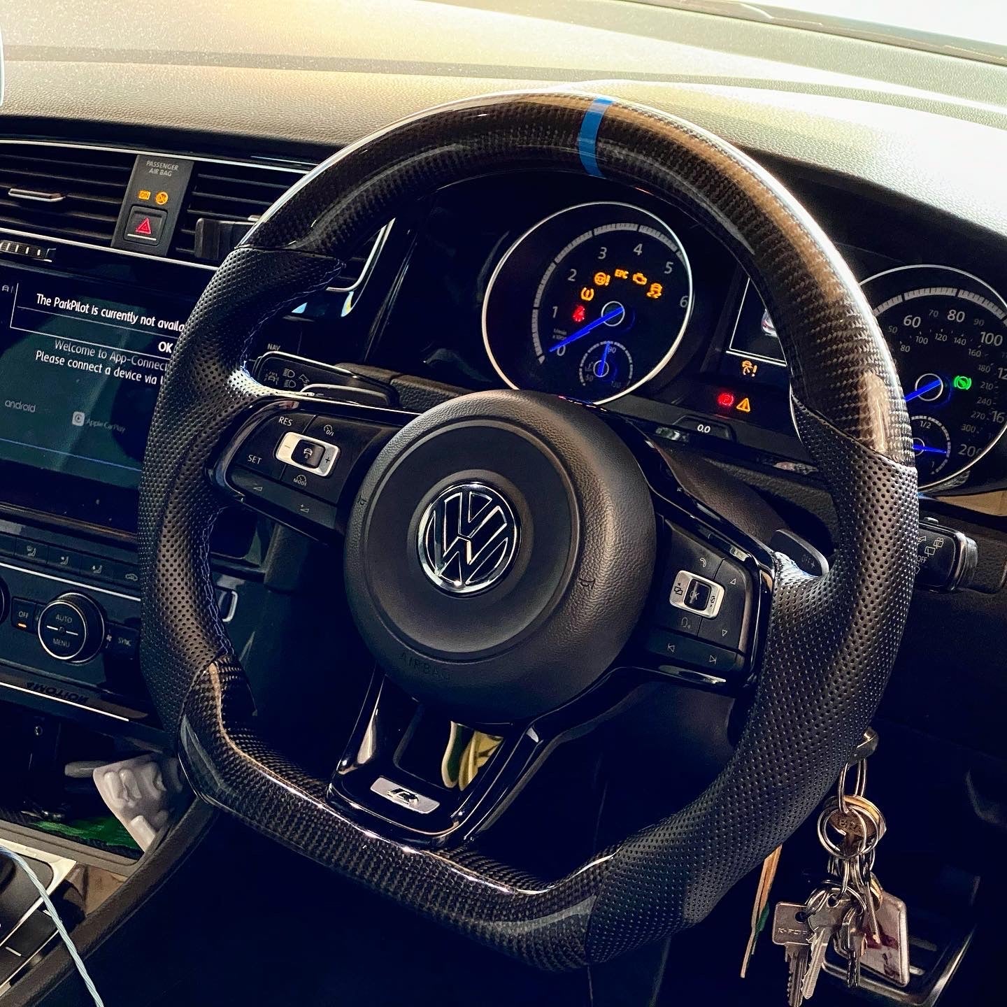 Volkswagen Golf MK7 / MK7.5 GTI / R Carbon Fibre Steering Wheel (2013 - 2020 Models)